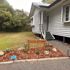 Coochin Cottage, Holiday home Beerwah